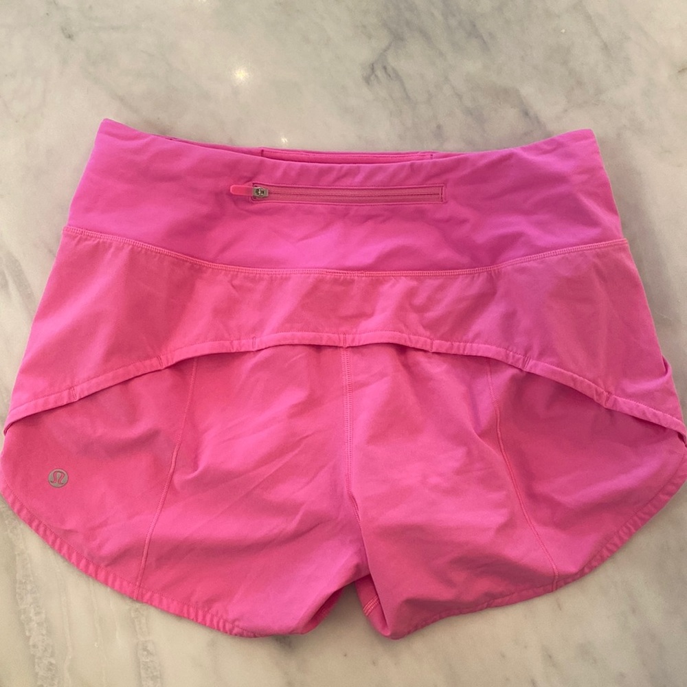 Lululemon Speed Up Low-Rise lined short 2.5 inseam, sz 6